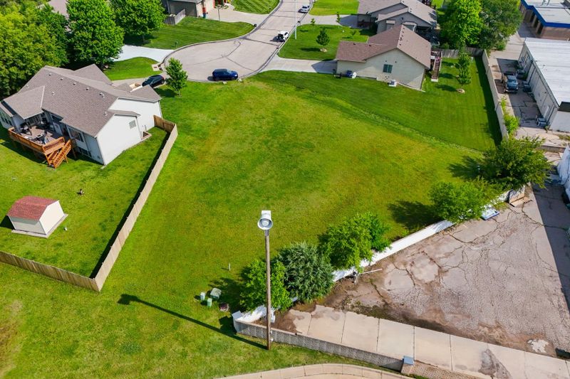 120 W Harmony Cir, Rose Hill, KS 67133