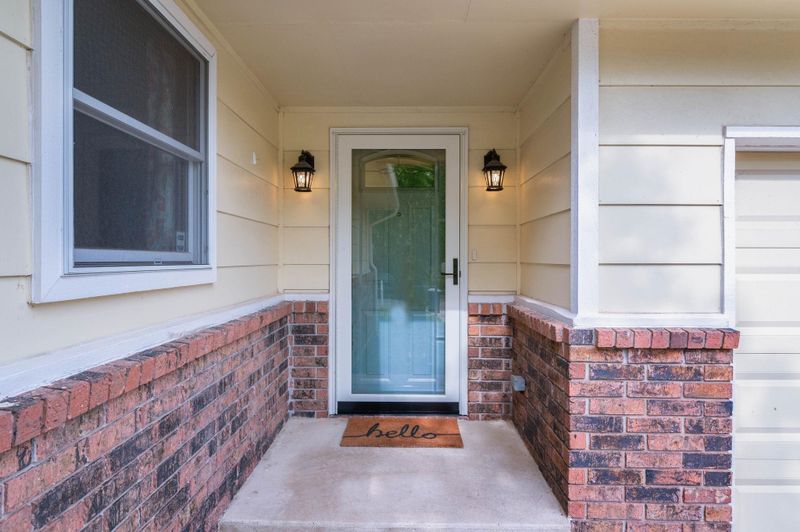 4015 Clarendon St, Bel Aire, KS 67220