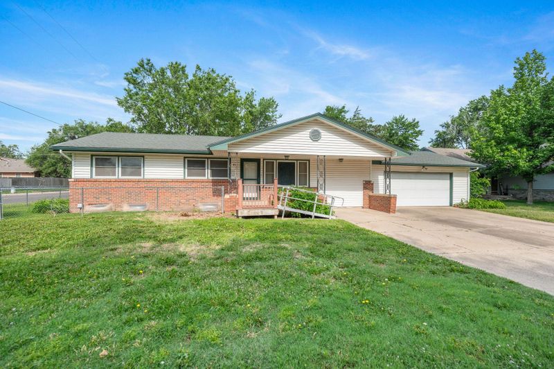 643 N Atherton St, Maize, KS 67101