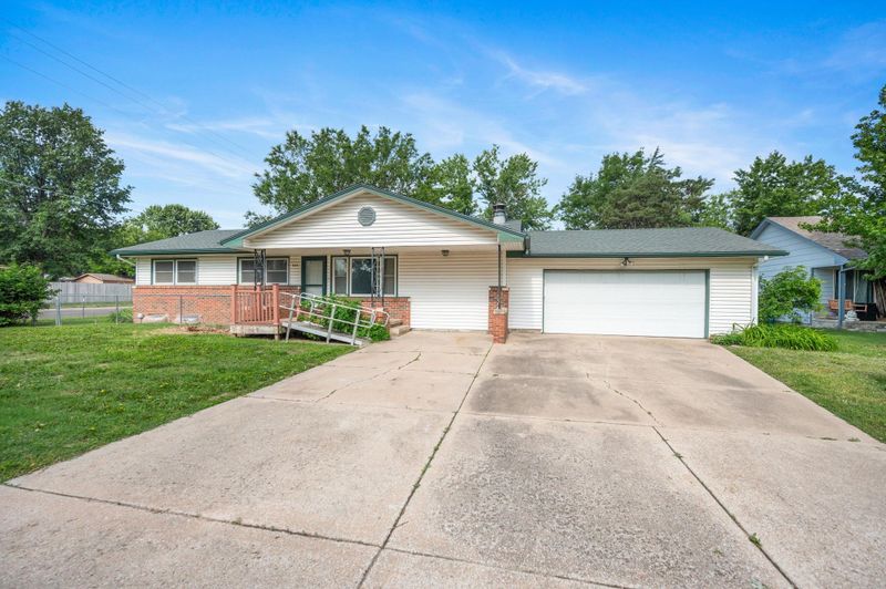 643 N Atherton St, Maize, KS 67101