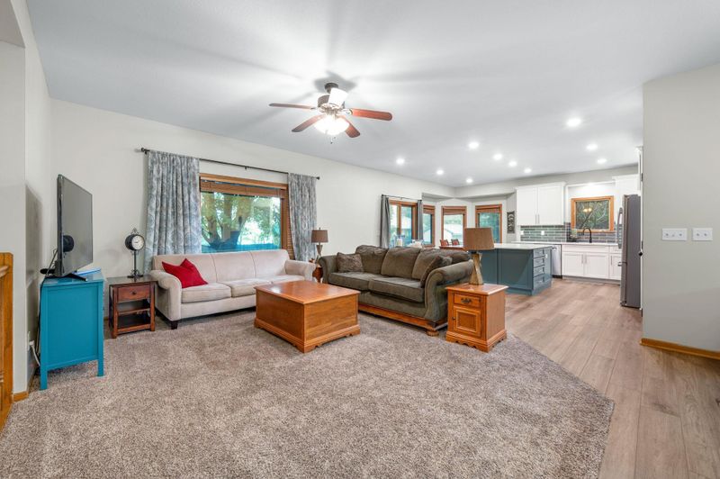 905 N Cedar Downs Cir, Wichita, KS 67235