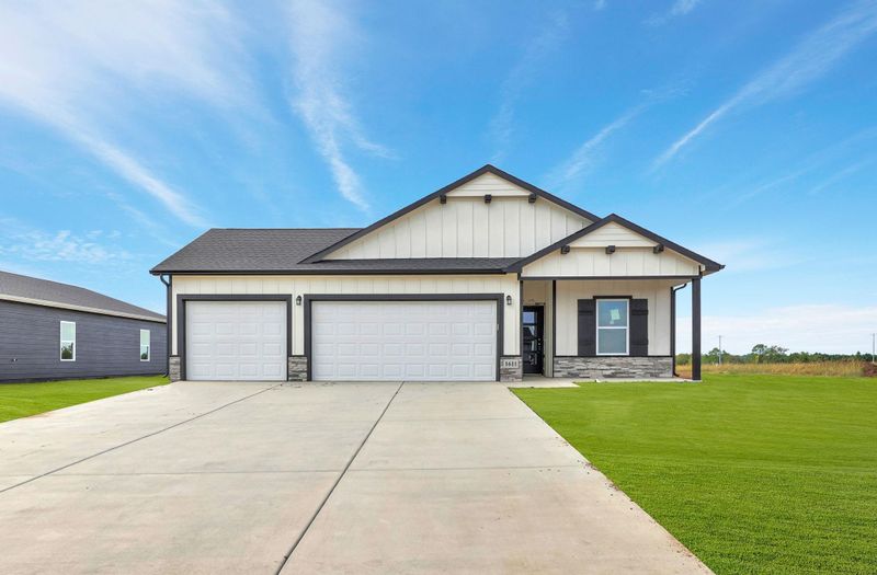 1611 N Emerald Valley Dr, Mulvane, KS 67110