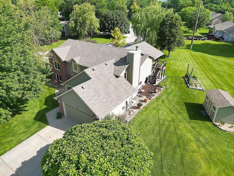 700 E Wahoo Cir, Derby, KS 67037