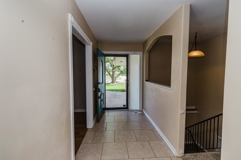 6409 E Farmview, Wichita, KS 67206