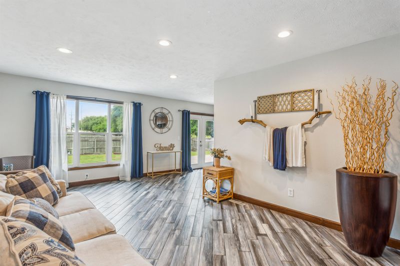 4801 E Looman, Wichita, KS 67220