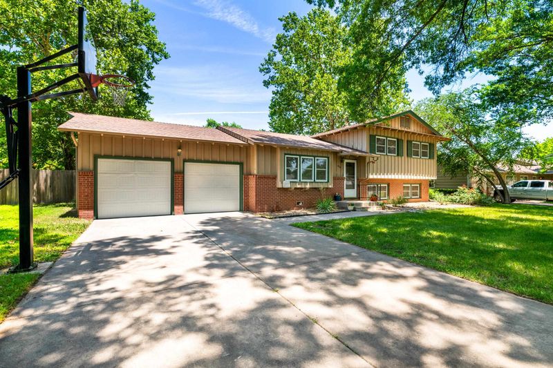 8114 E Mockingbird St, Wichita, KS 67207