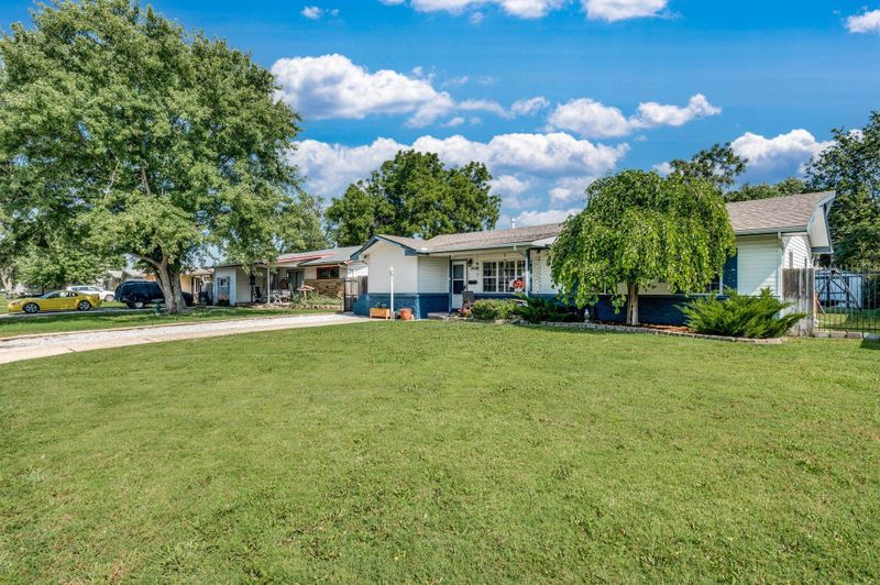 2024 E 53rd St S, Wichita, KS 67216