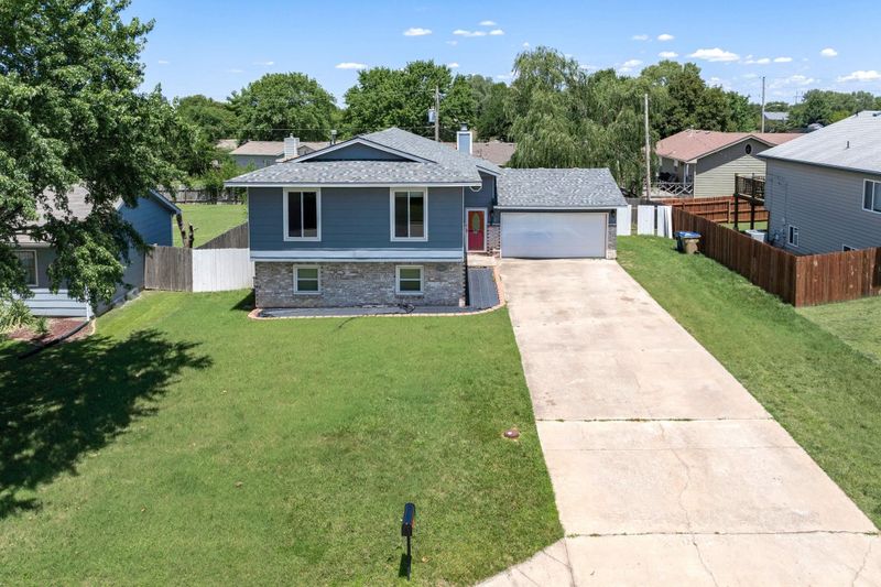 2416 E Loper St, Park City, KS 67219-1575