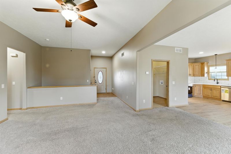 2535 Stonepost Ln, Salina, KS 67401