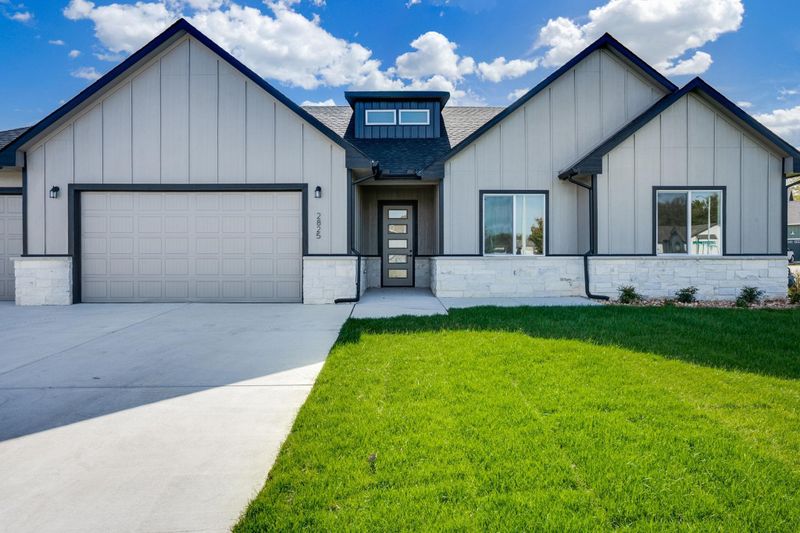 2825 E Mantane Ct, Wichita, KS 67219