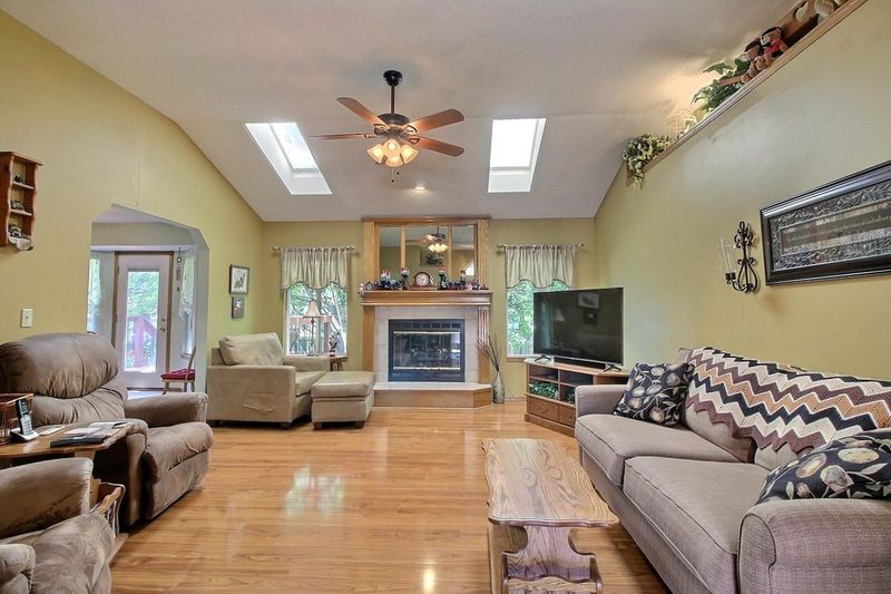 841 E Cedarbrook Rd, Derby, KS 67037