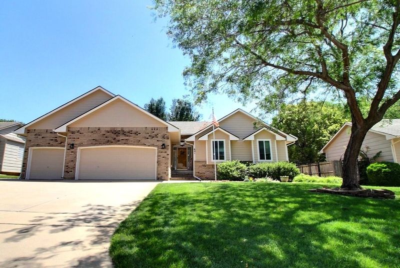 841 E Cedarbrook Rd, Derby, KS 67037