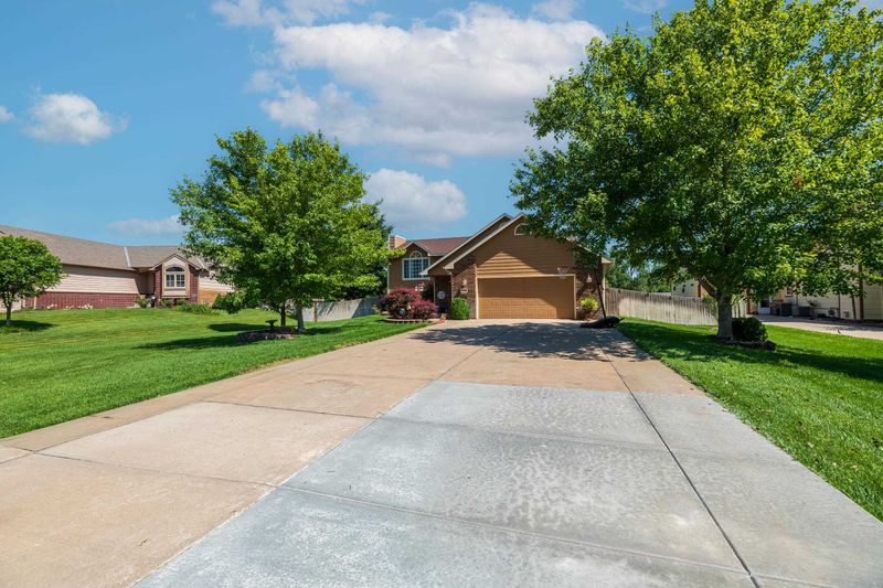 1310 E Winesap, Haysville, KS 67060