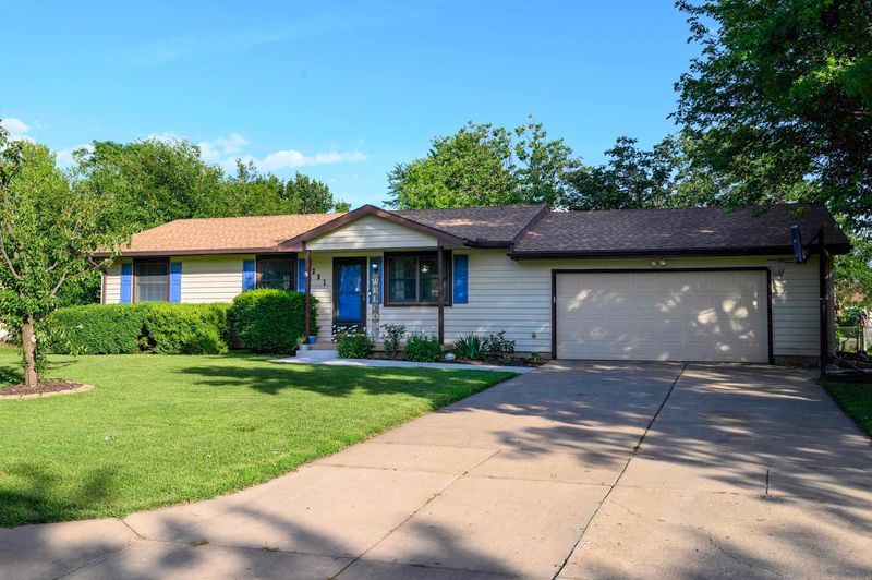 201 Swanee Dr, Goddard, KS 67052