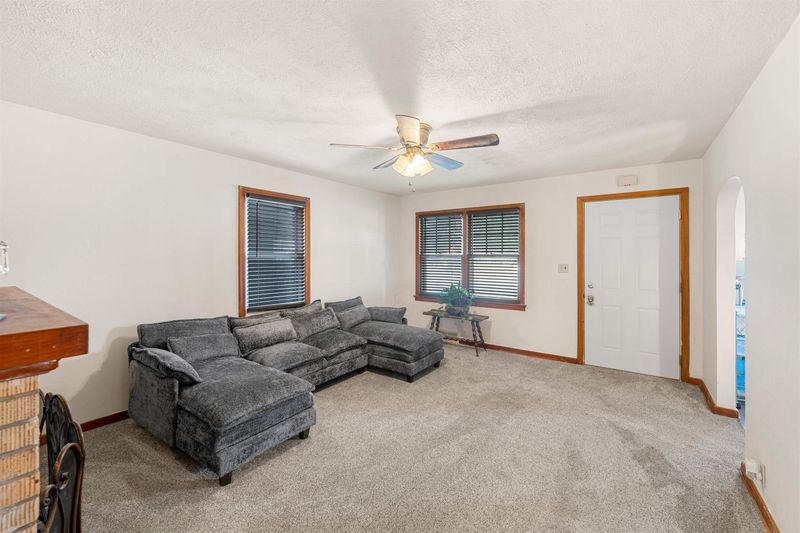 1115 N 9th St, Salina, KS 67401