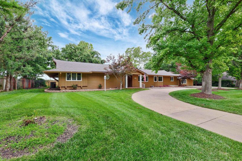 8401 E Tipperary, Wichita, KS 67206