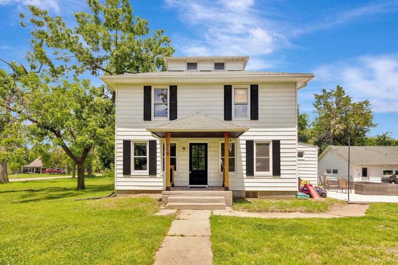 718 W 3rd, Halstead, KS 67056