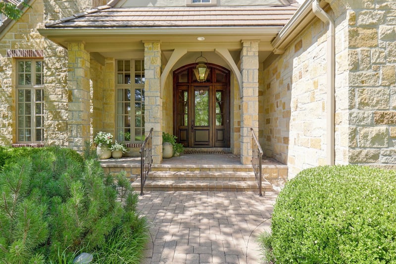 320 E Flint Hills National Ct, Andover, KS 67002
