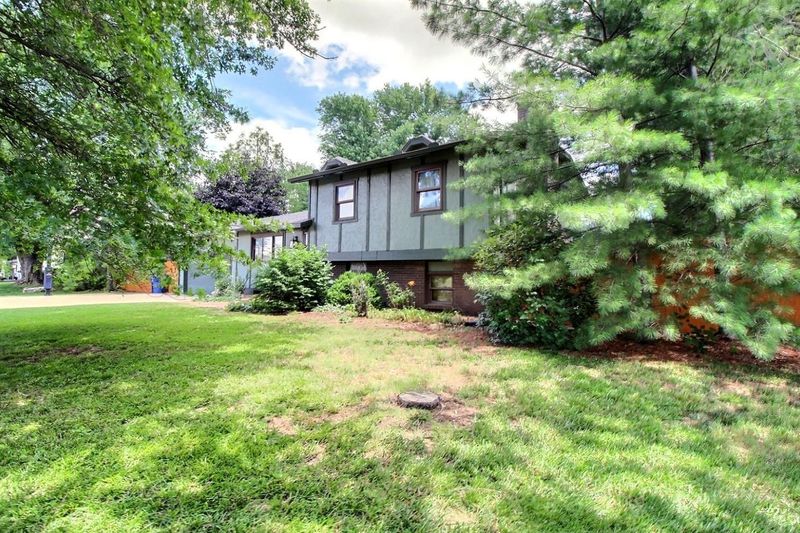 1606 Timberline Dr, Rose Hill, KS 67133