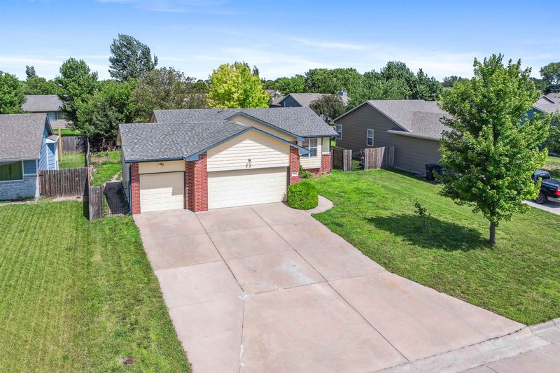 2108 Paddington Ave, Newton, KS 67114