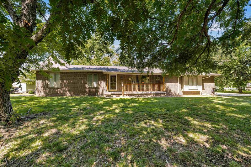 721 S Daisy Ln, Andover, KS 67002