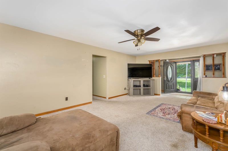 1277 N Osage Rd, Mulvane, KS 67110