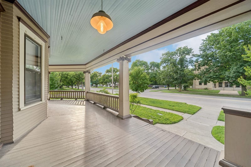 1919 W Douglas Ave, Wichita, KS 67213