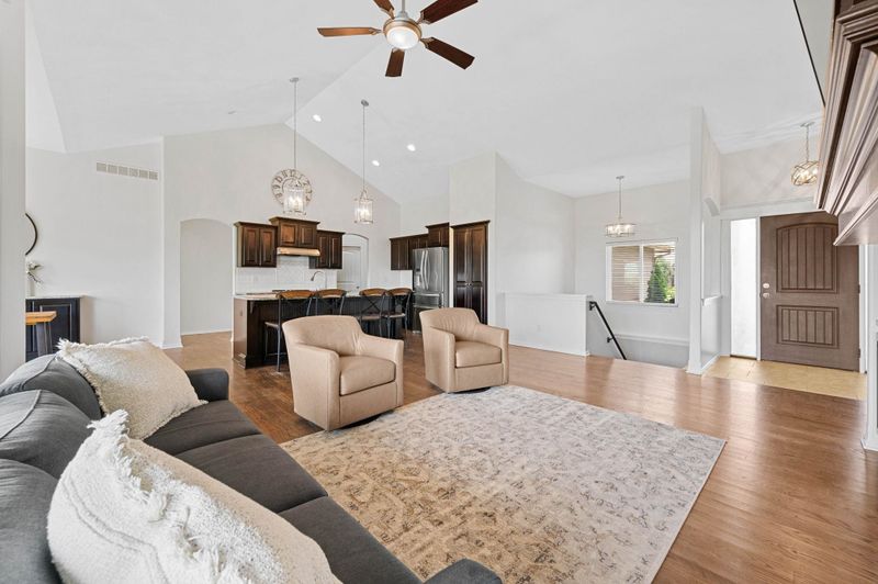 2340 N Lakeview Ct, Andover, KS 67002
