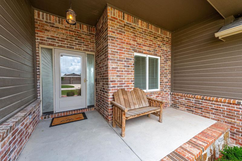 2340 N Lakeview Ct, Andover, KS 67002
