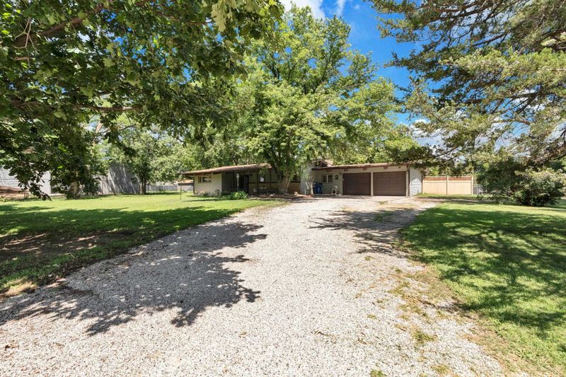 2 Tonjo Ct, Goddard, KS 67052