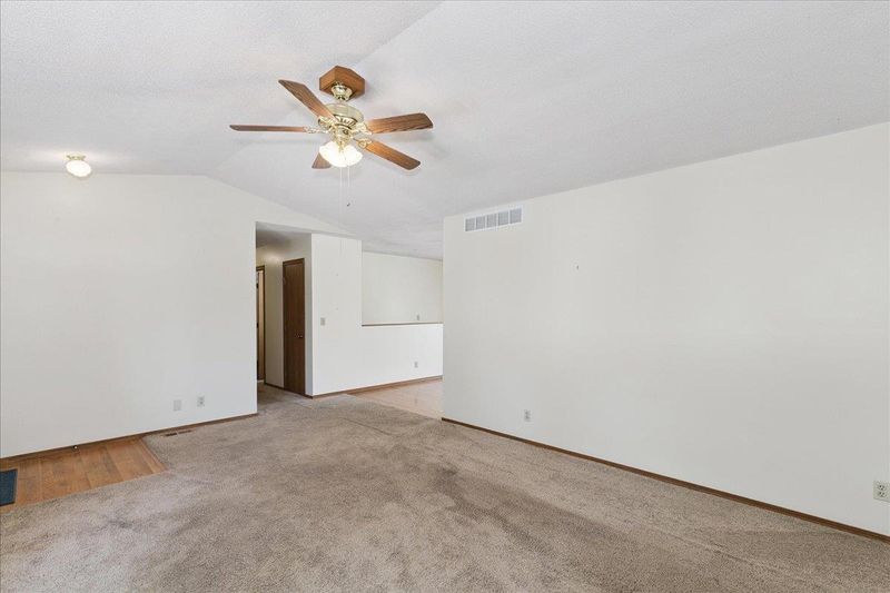 533 E Berry Ave, Rose Hill, KS 67133