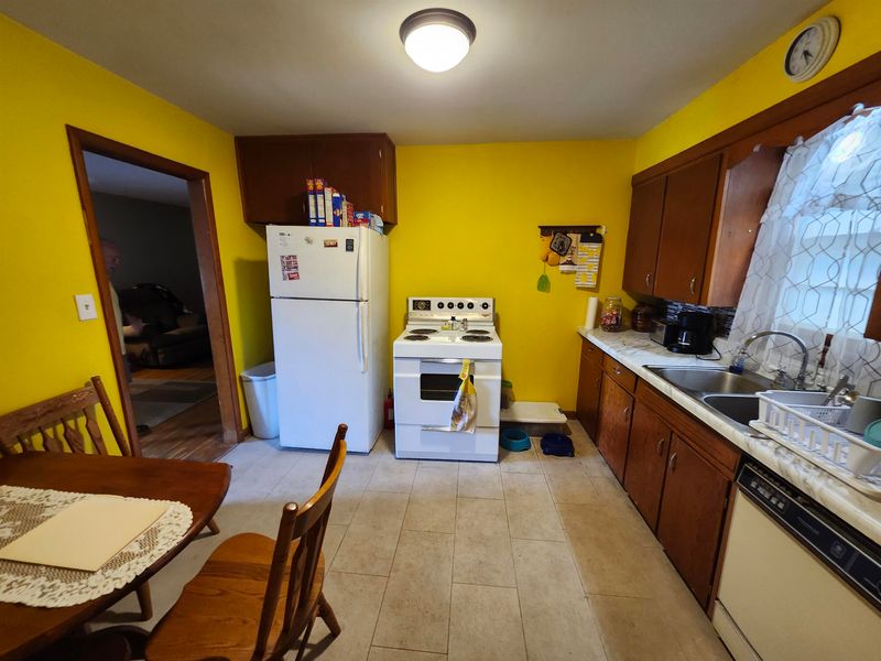 145 S Stewart Dr, Haysville, KS 67060