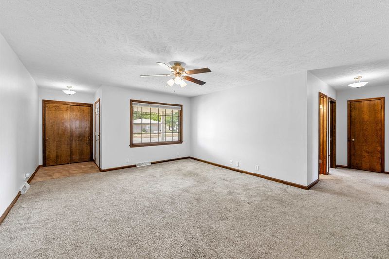 1814 Roach St, Salina, KS 67401