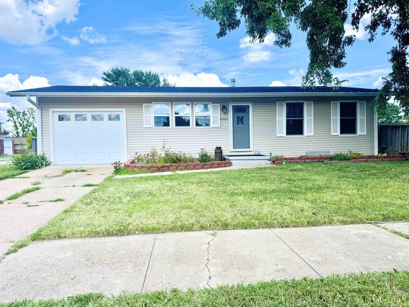 2003 Harold Ave, Salina, KS 67401