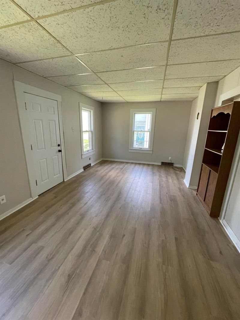 317 W 10th Ave, Winfield, KS 67156