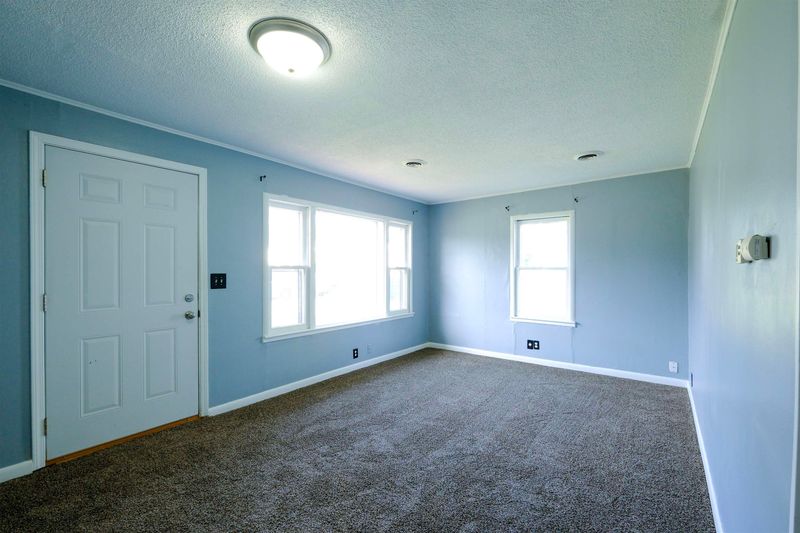 504 Rahm St, Salina, KS 67401