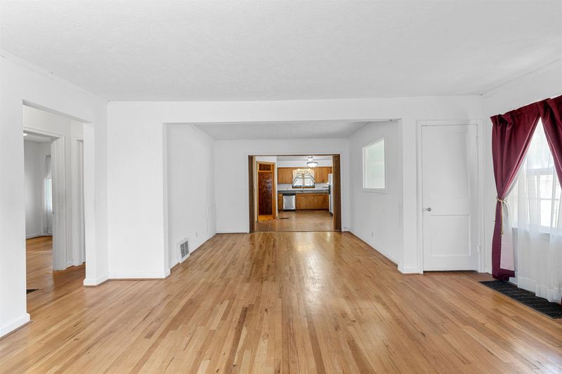 932 Merrill St, Salina, KS 67401