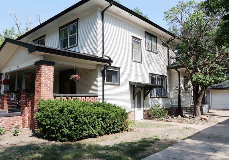 820 W Ash St, Salina, KS 67401