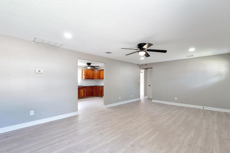 506 Sunnyside Ct, Newton, KS 67114