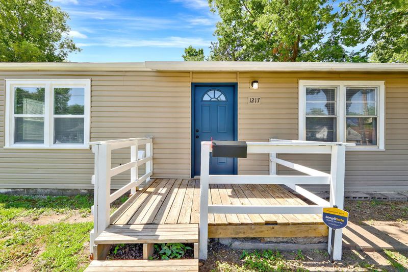 1217 E Boston St, Wichita, KS 67211