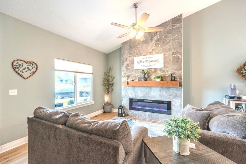 1213 Sontag Dr, Derby, KS 67037