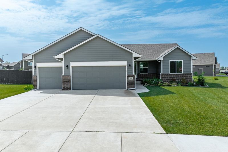 801 Bellows St, Derby, KS 67037
