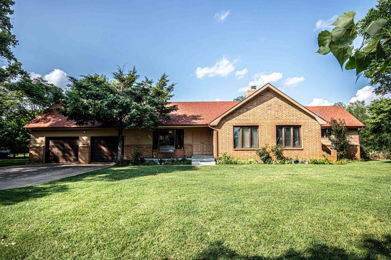 1300 W 63rd St S, Wichita, KS 67217