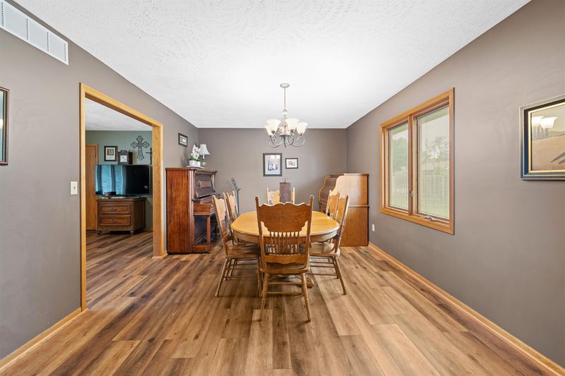 113 N Skyline Dr, Salina, KS 67401