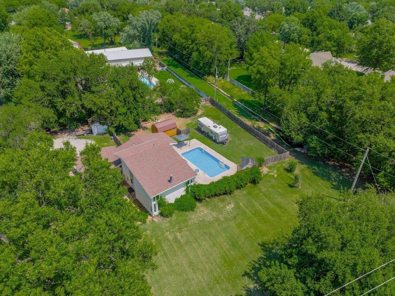 920 S Sharon Dr, Derby, KS 67037