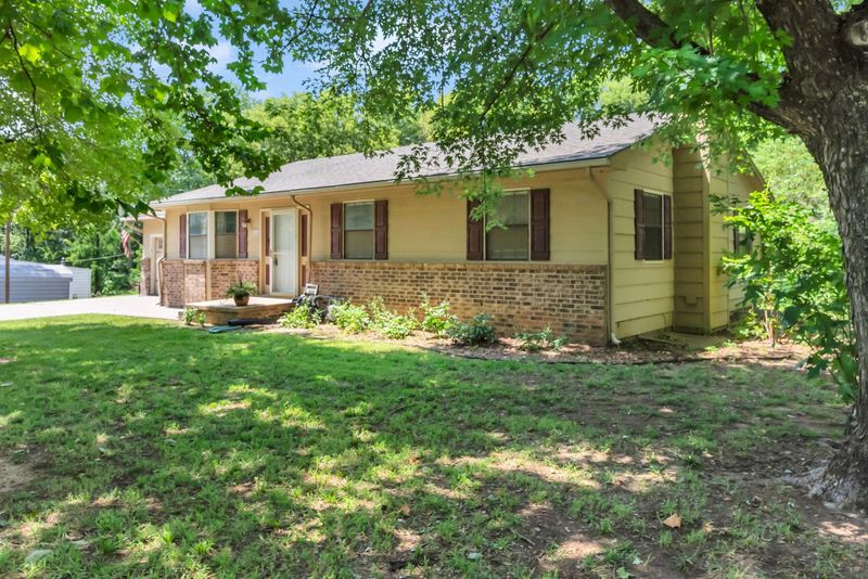 602 W Conyers Ave, Derby, KS 67037