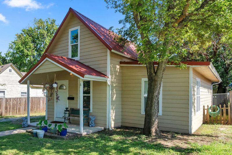 241 E Clark Ave, Augusta, KS 67010