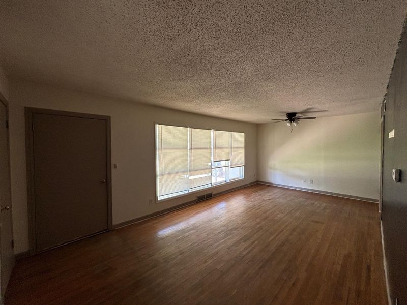 920 N Lakeview, Derby, KS 67037