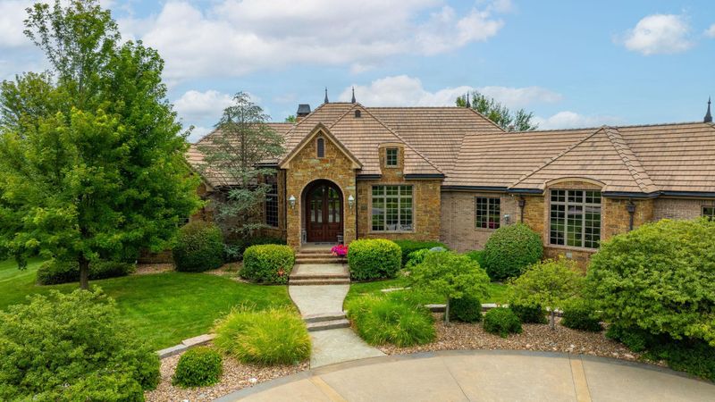 211 E Cedar Ridge Ct, Andover, KS 67002