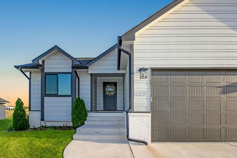 1223 N Main St, Goddard, KS 67052